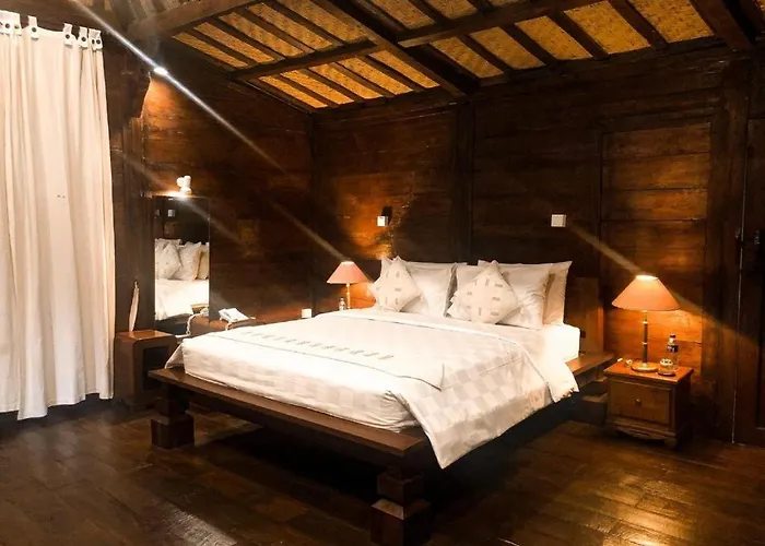 Rumah Kayu Nusa Dua (Bali)