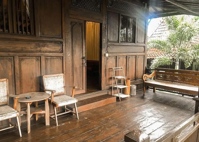 Konukevi Rumah Kayu Nusa Dua (Bali)